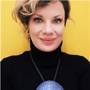Professoressa di Italiano, Latino e Storia con esperienza pluridecennale nella scuola pubblica, offre le sue competenze per aiutare con successo chi ha bisogno